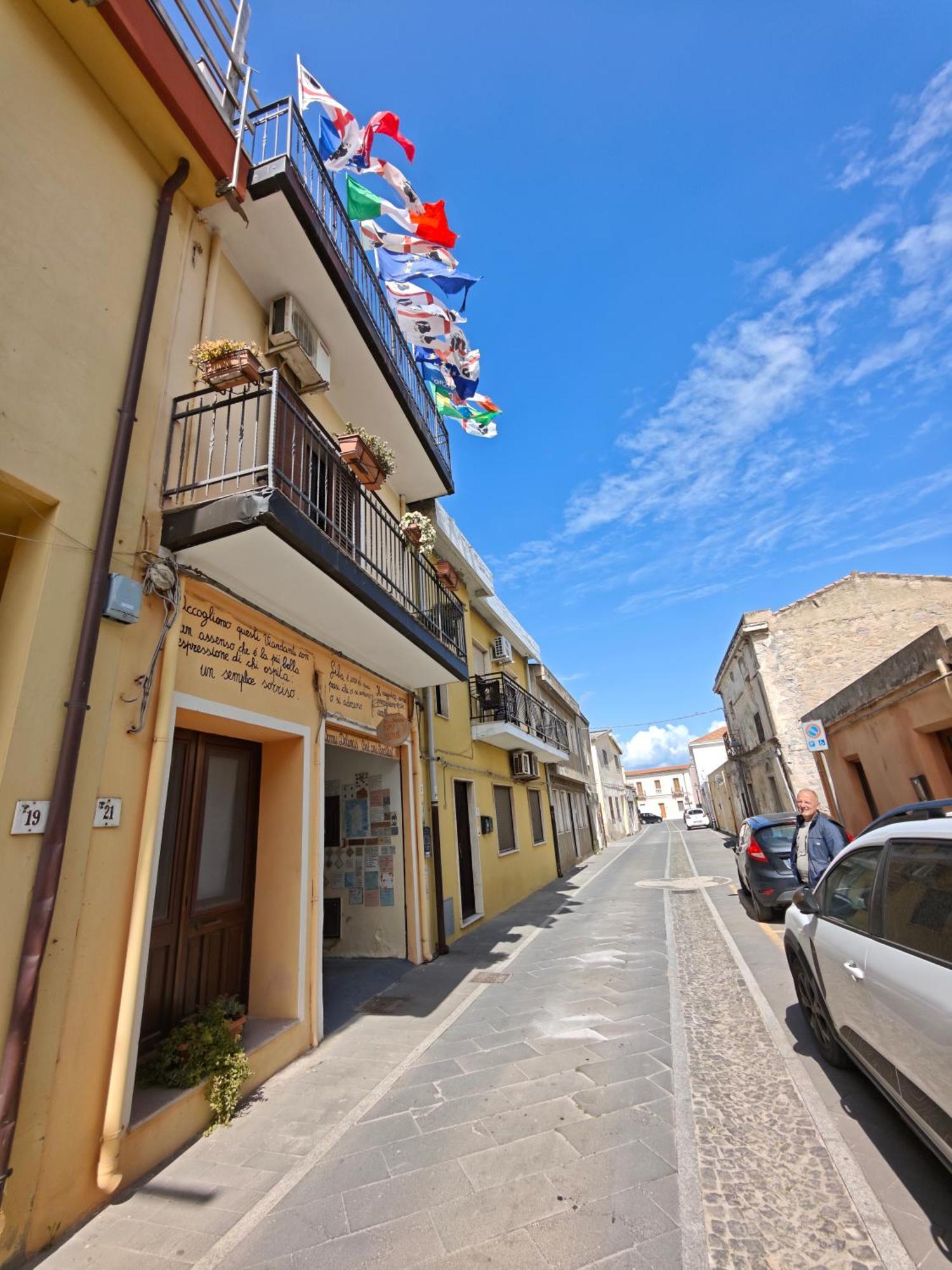 B&B Domu Delunas Giba Exterior foto